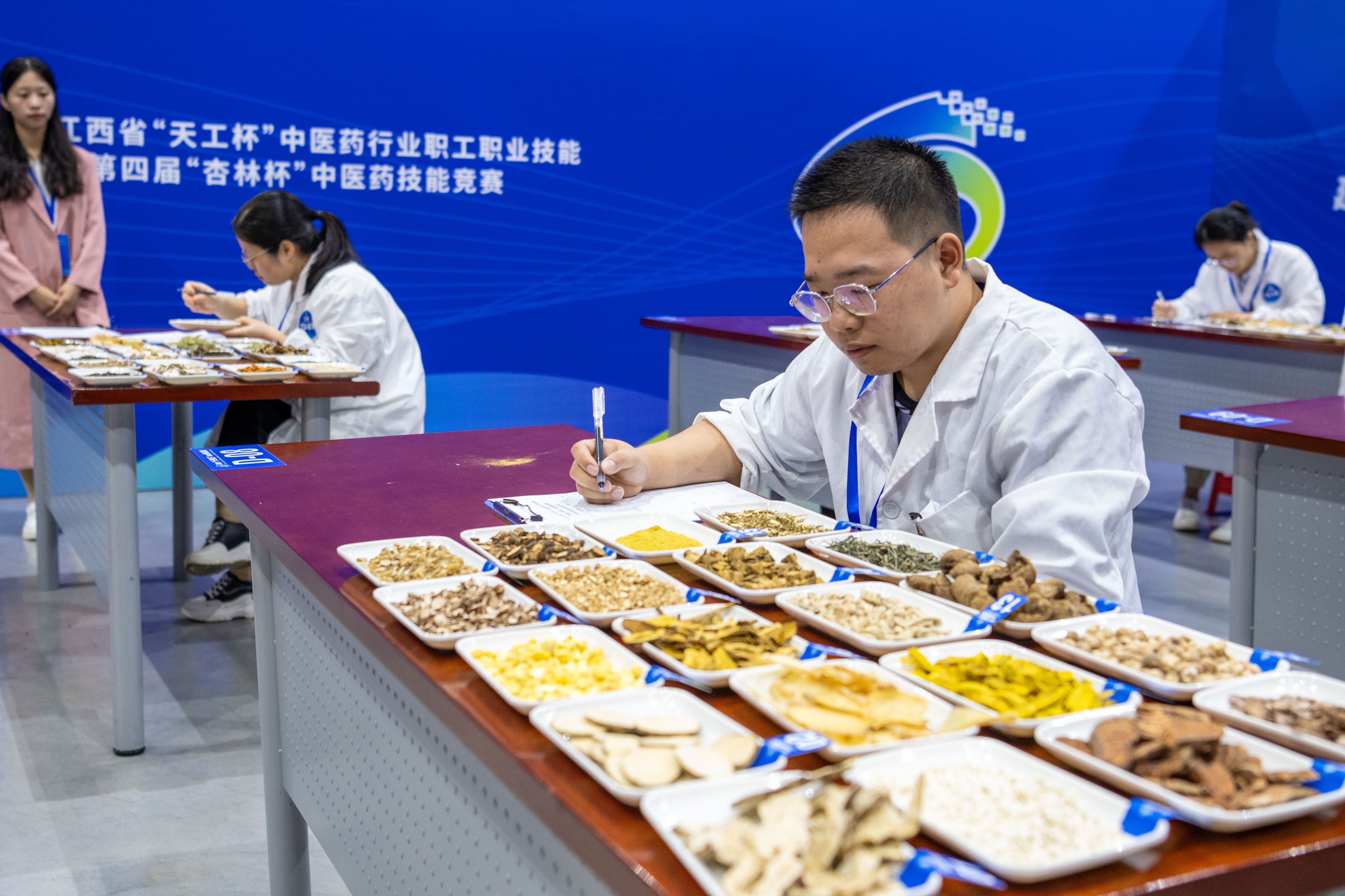 小我私家赛 横版.jpg 小我私家赛 横版.jpg